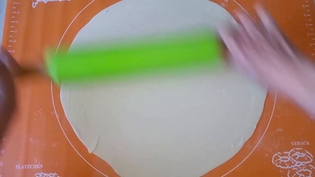 Чебуреки из слоеного теста с начинкой из курицы! Первый способ. Розалина Фуд! смотреть онлайн