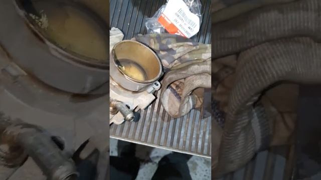 Дроссельная заслонка Митсубиси, видео для тех, кто говорит не надо чистить дроссель смотреть онлайн
