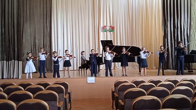 Ансамбль скрипачей младших классов ДМШИ №1 им. Л.П.Александровской г.Минска смотреть онлайн