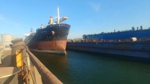 Постановка судна в док