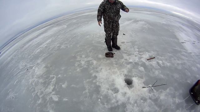 Рыбалка в Карелии часть 7/ Как Ети замочил Штаны ! Fishing Karelia Russia смотреть онлайн