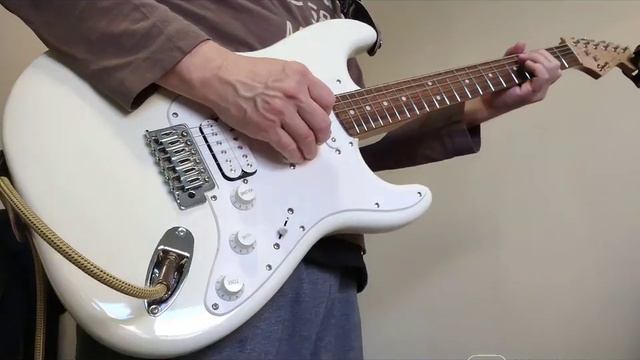 Squier Stratocaster Bullet HSS White Guitar Sound Check & Demo смотреть онлайн