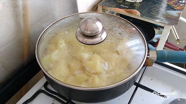 Картошка жареная с сосисками смотреть онлайн