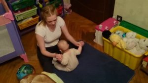 Как научить малыша сидеть