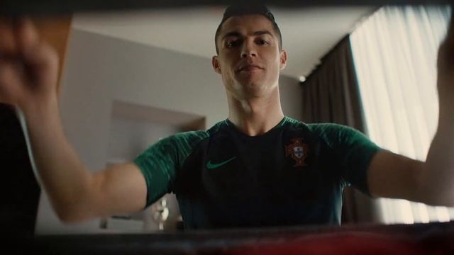 FIFA 18 | 2018 FIFA World Cup Russia™️ Reveal Trailer ft. Cristiano Ronaldo смотреть онлайн
