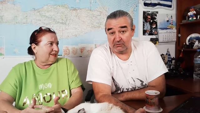 Вы послушайте, ребята, городские новостя / Что с отелем, что с Мурзей, что с Муркой