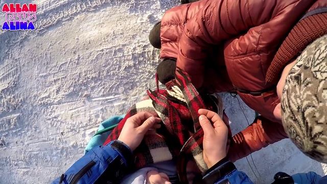 ВЛОГ - Семейный день | Зима 2016 - Первое катание на санках смотреть онлайн