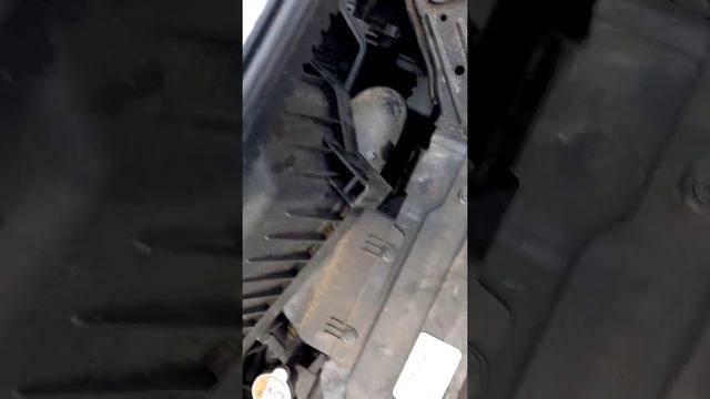 Changement filtre à air Kia ceed 1.6L crdi de 2017. смотреть онлайн