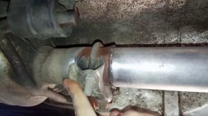 Сечет соединение глушителя, простой способ устранения.