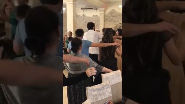 Аштынская свадьба.Цаниев Ахмед и Диана???Играют Рагим и Муслим. б/зал Сабур. смотреть онлайн