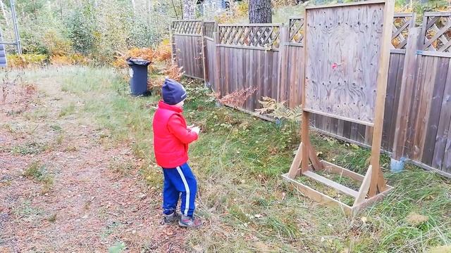 Учимся бросать дротики смотреть онлайн