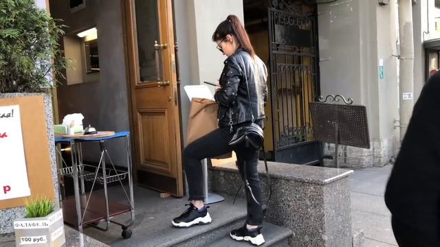 Как одеваются россиянки? Стрит стайл Что модно этим летом? Что надето? Как выглядят россияне? смотреть онлайн