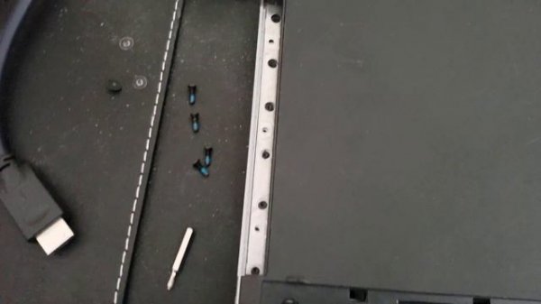 Disassemble Dell 17 Inch Dell Inspiron 5758 & Clean CPU Fan