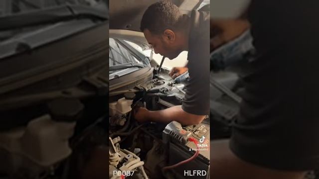 P0087 Baja presión de combustible somos HLFRD смотреть онлайн