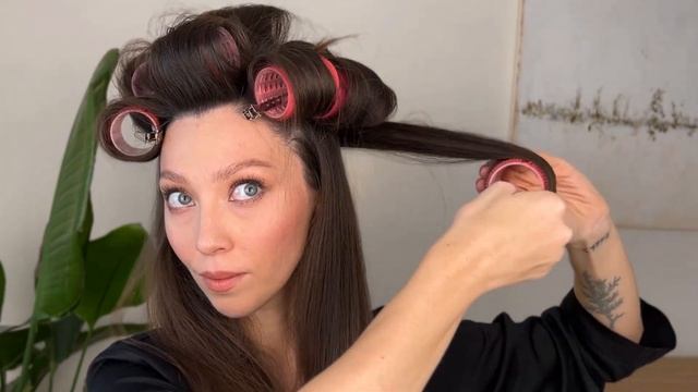 МОЯ ПРОСТАЯ УКЛАДКА НА БИГУДИ. УХОЖЕННЫЕ ВОЛОСЫ.Тренд 2024. Прикорневой Объем. Roller set смотреть онлайн