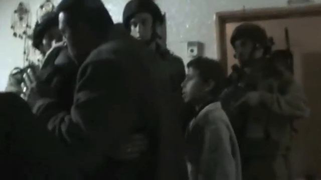 Four Beit Ommar Residents Arrested During Night Raid on April 23 2012 смотреть онлайн