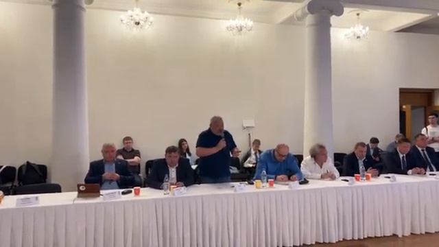 Зачем Екатеринбургу менять юридический статус: предложение бизнесмена Антона Бакова смотреть онлайн