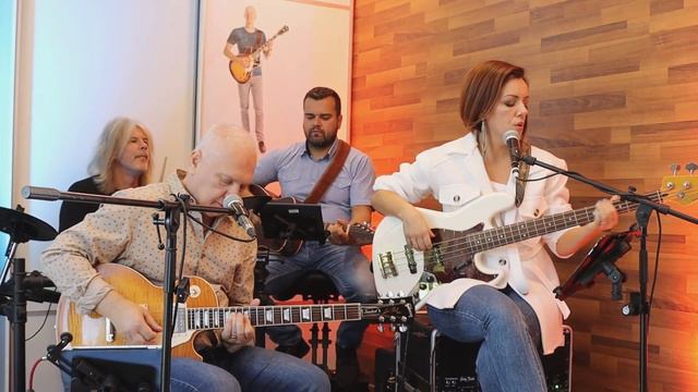 Grupas - ''Miera Vējos'', albuma ''Dzīve ir skaista'', video ieskats смотреть онлайн