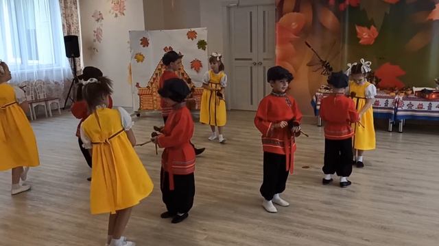 Осенняя ярмарка в группе Зайчик смотреть онлайн