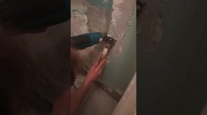 Как снять краску с бетонной стены.