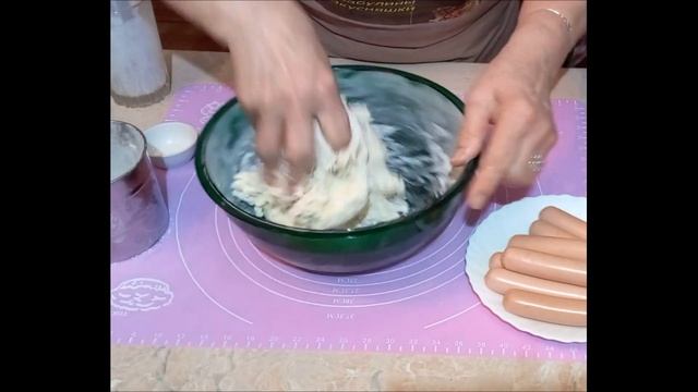 НЕОБЫЧНАЯ ПОДАЧА СОСИСОК НА ШПАЖКАХ.... смотреть онлайн