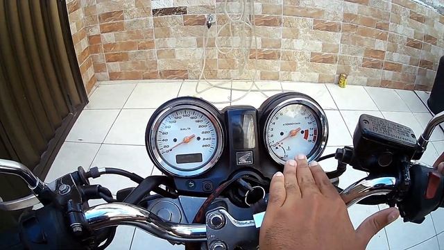 HONDA CB 600F HORNET CARBURADA EM DETALHES смотреть онлайн