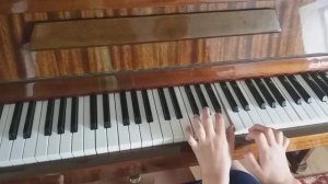 Дождик.  И. Кореневская. (На пианино).