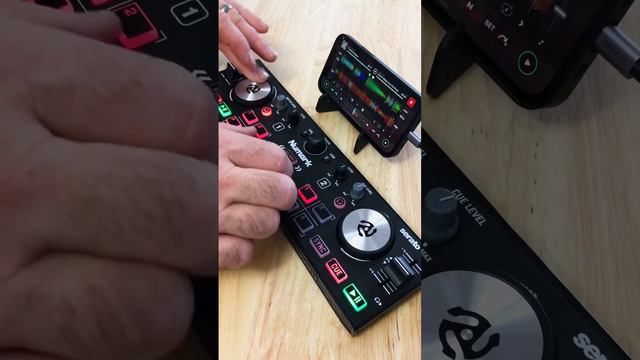 My DJ2GO2 Touch cut session with Algoriddim djay смотреть онлайн