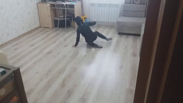 Выход Брейк Данс 1 смотреть онлайн