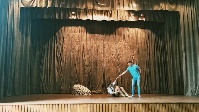 Танцевальный коллектив Royal team. Постановка "Пробач". Руководитель Зинченко Марина. смотреть онлайн