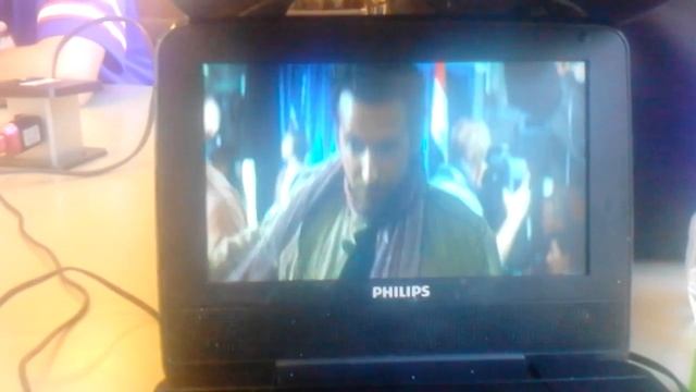 PHILIPS DVD PLAYER PORTABLE SYSTEM PLAYING A TEAM смотреть онлайн