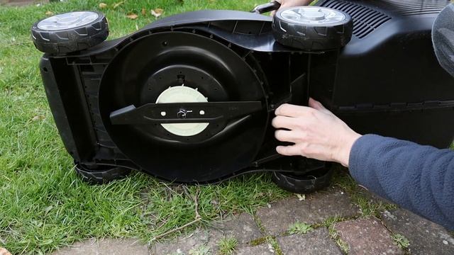 Alpina Akku-Rasenmäher AL1 3020 Li Kit / Der Rasenmäher für den kleinen Rasen смотреть онлайн