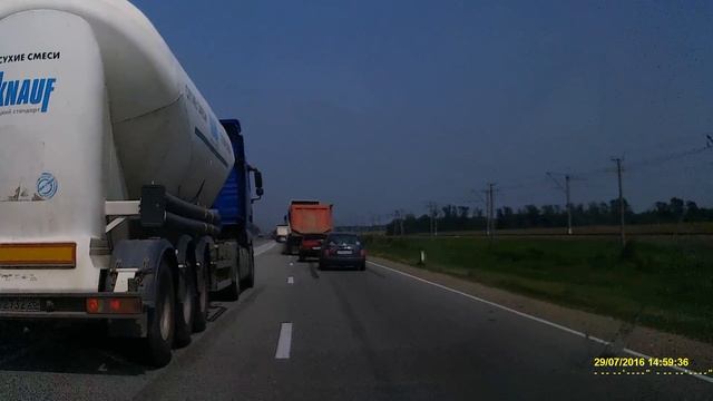 Обгон в Усть-Лабинском районе (трасса Р-251) смотреть онлайн