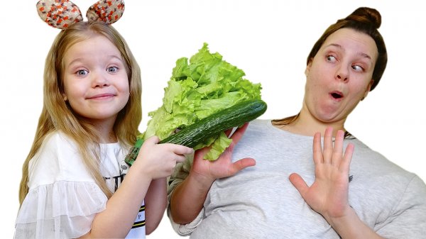 Лера учит маму правильно питаться и заниматься спортом