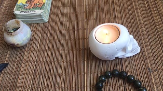 Очищение колоды пламенем свечи смотреть онлайн