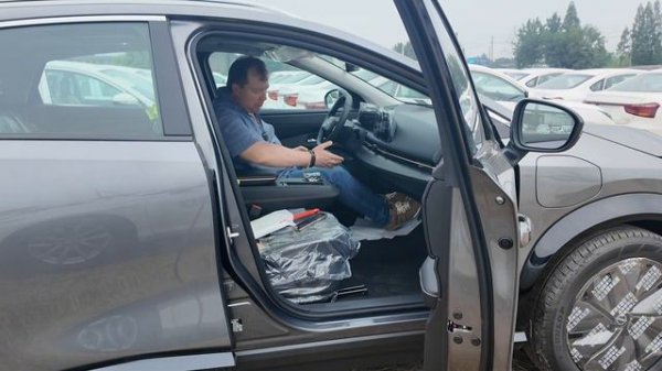 Nissan Ariya 2024 «Модный красавчик»