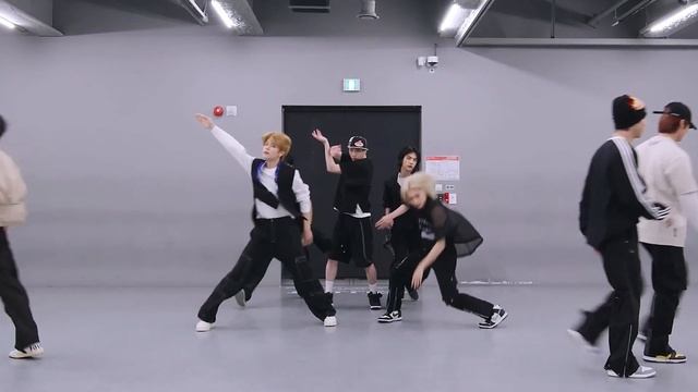 Stray Kids - '특 (S-Class)' Dance Practice Mirrored (4K) смотреть онлайн
