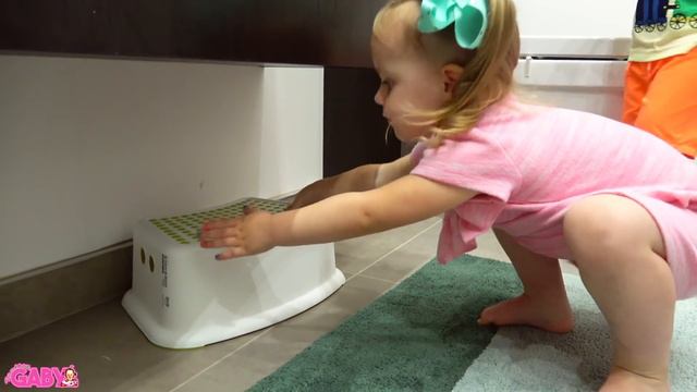 Toddler Bedtime Routine with Toys and Little Gaby смотреть онлайн