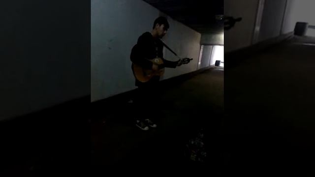 Стёпа спел красиво на гитаре Баста - Сансара смотреть онлайн