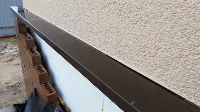 Фасад. Выступающая цокольная часть и отлив без уклона ;( смотреть онлайн