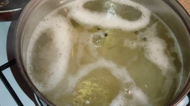 Огурчики маринованные - самый простой рецепт. Храню в шкафу даже в жару!