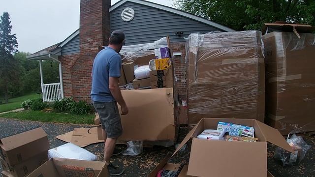 Amazon Overstock Liquidation Pallet Unboxing #1, No Returns - All New Wholesale смотреть онлайн