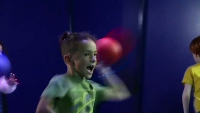 Beat the Heat with a new immersive family game - Balls & Walls смотреть онлайн
