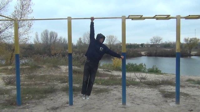 Вис на одной руке на турнике - One arm bar hang смотреть онлайн