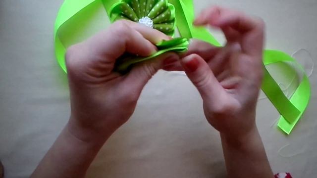 Как сделать резинку канзаши Kanzashi Flowers of the tapes смотреть онлайн