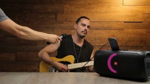 JBL PartyBox On The Go - Обзор ? МОЩНАЯ колонка ДЛЯ ВЕЧЕРИНОК ? КАРАОКЕ колонка С МИКРОФОНОМ