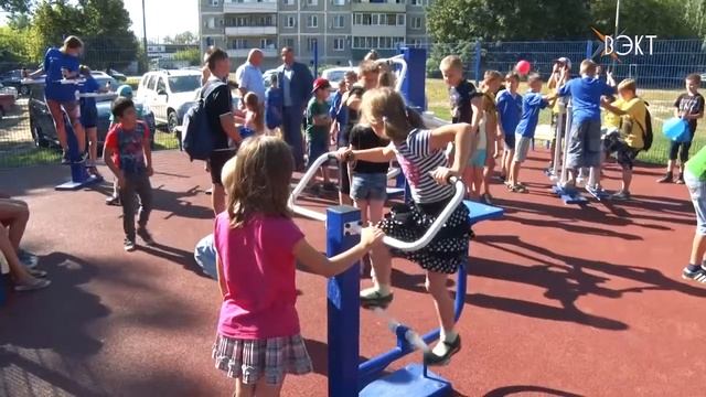 В поселке Красный холм появилась площадка для воркаута смотреть онлайн