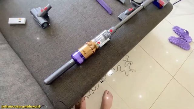 Unboxing my DYSON Omni-Glide+ | Great Vacuum | User-friendly смотреть онлайн