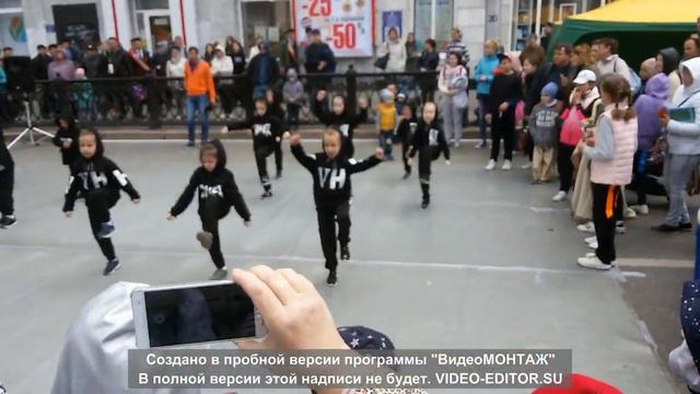 Почему ул.Ленина перекрыли?!...Просто Наши танцуют!) смотреть онлайн