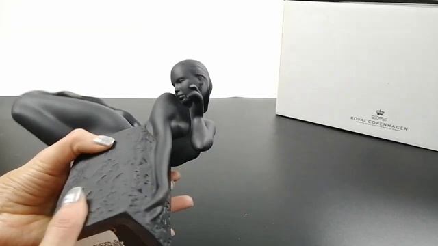 Статуэтка знаки зодиака "Скорпион - женщина" из бисквитного фарфора, темная смотреть онлайн